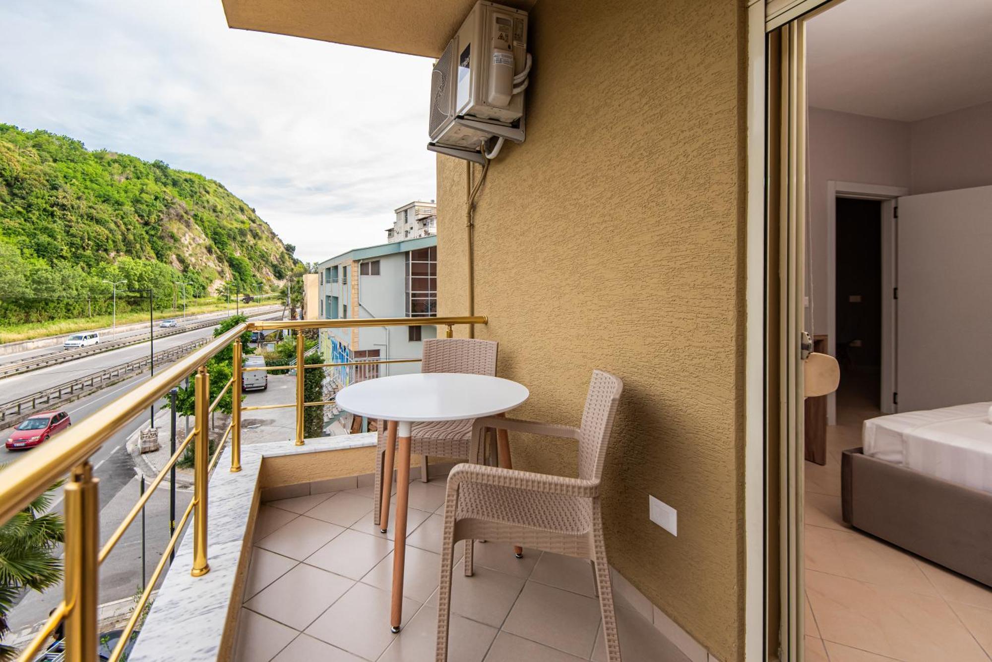 Aparthotel Eda Дуррес Екстер'єр фото